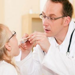 viêm mũi họng cấp ở trẻ em