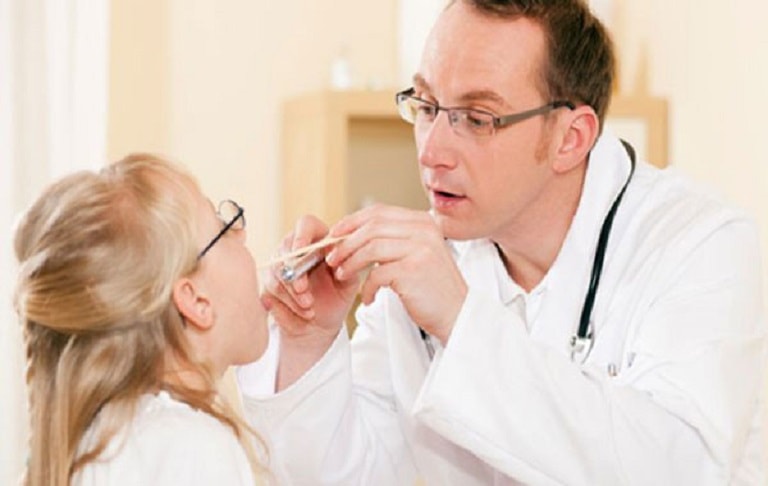 viêm mũi họng cấp ở trẻ em