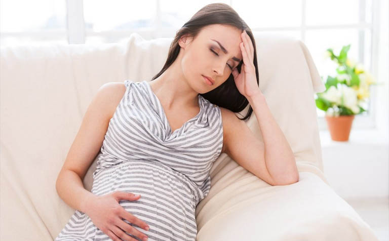 Khi bị viêm xoang trong thời kỳ mang thai, người mẹ sẽ cảm thấy rất mệt mỏi