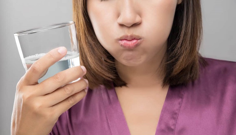 Người bệnh bị viêm amidan có nên ngậm nước muối không?