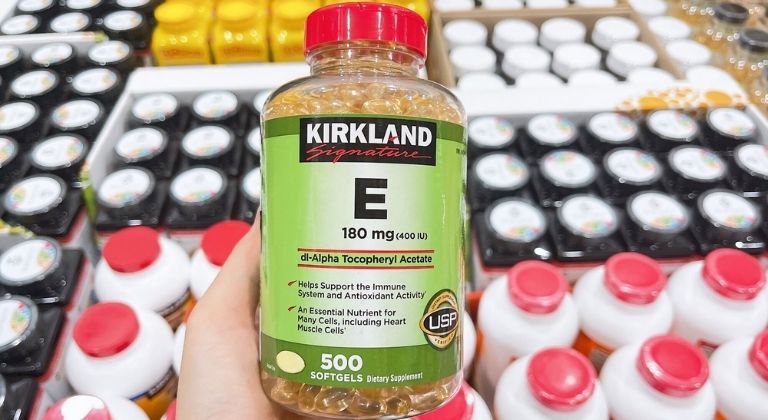 Không nên uống kèm Kirkland vitamin E với thuốc