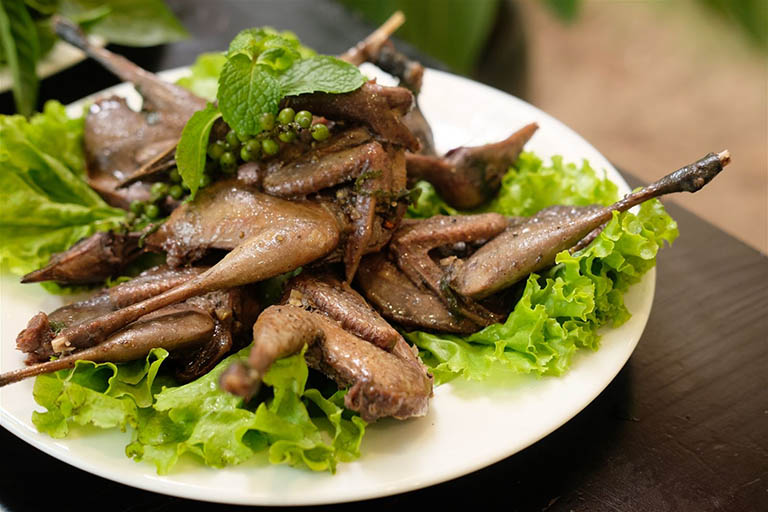 Thịt chim sẻ rất tốt cho nam giới, được dùng để chữa tinnh trùng yếu tại nhà