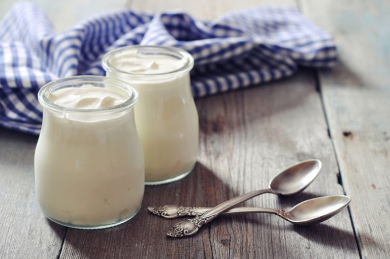 Sữa chua giúp cải thiện triệu chứng trào ngược dạ dày ở trẻ 2 tuổi