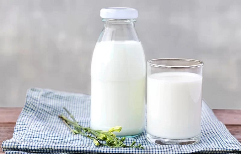 Người bị xuất huyết dạ dày có thể sử dụng sữa tươi