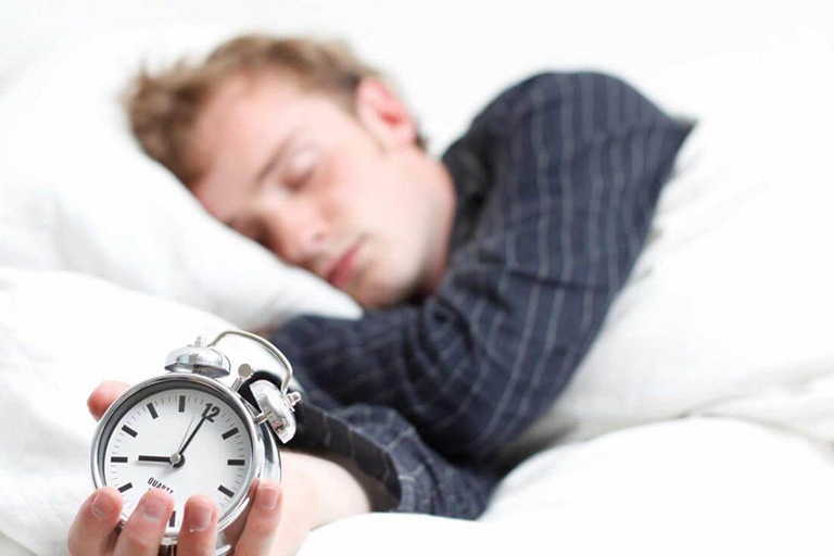 Ngủ đủ giấc sẽ giúp cơ thể sản sinh ra những tinh binh khỏe mạnh