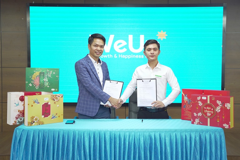 Ký kết cung ứng cho Công ty WeUp set quà Tâm Phúc Vietfarm